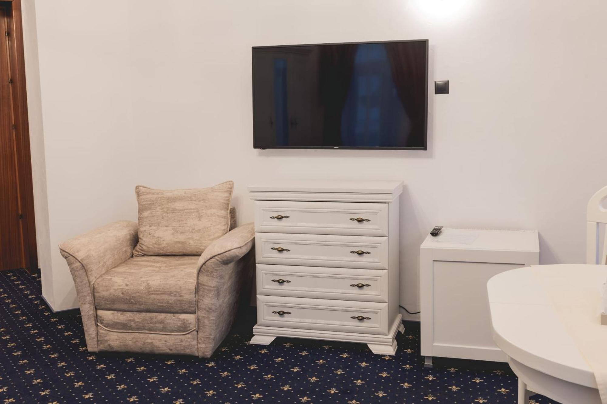 Hotel Carol - Ватра-Дорней Экстерьер фото