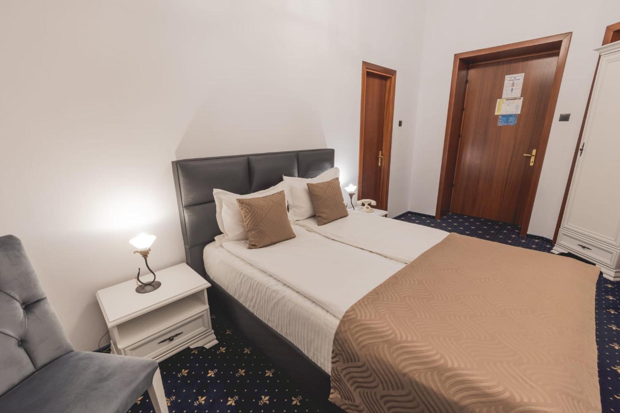 Hotel Carol - Ватра-Дорней Экстерьер фото