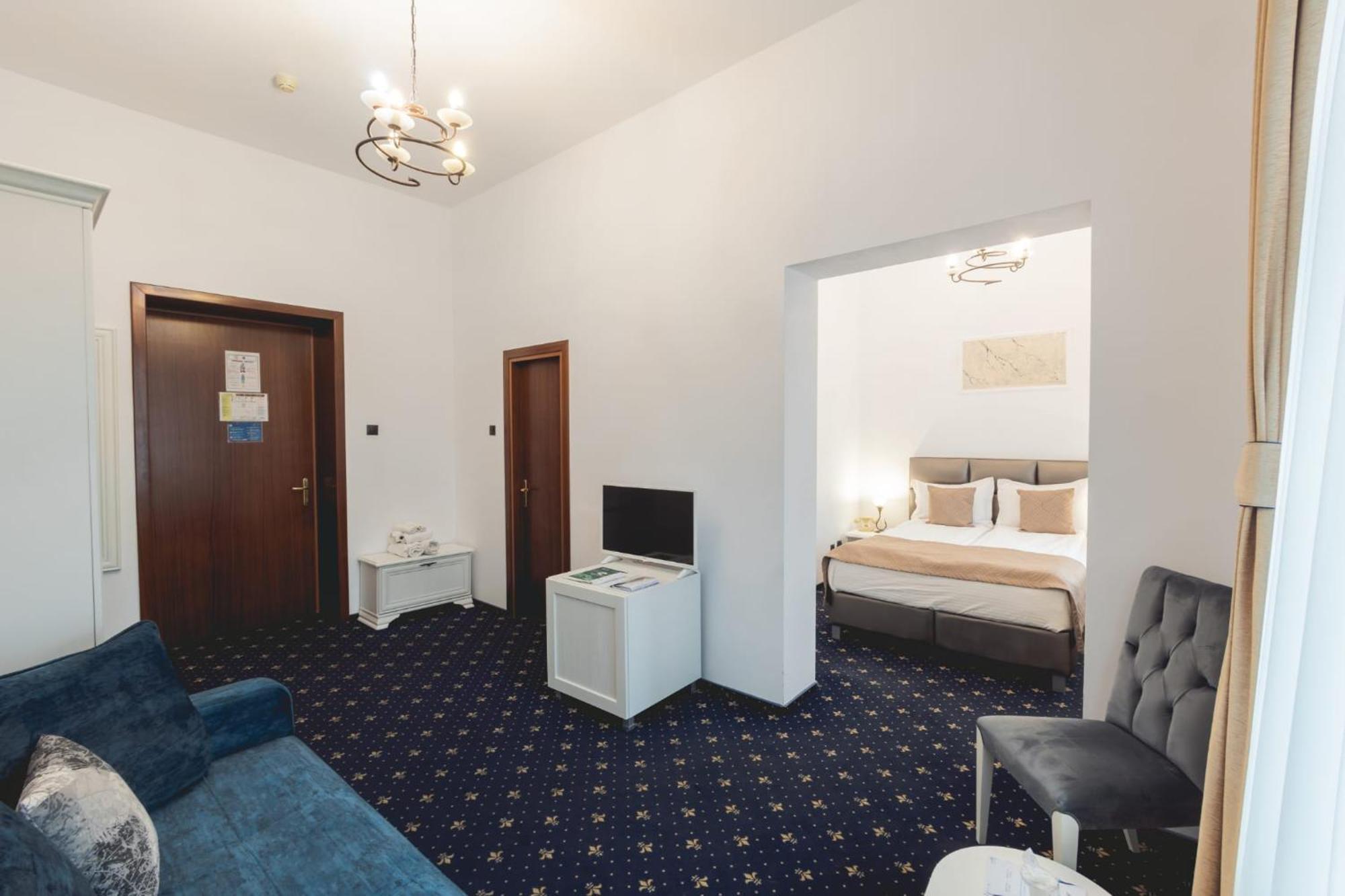 Hotel Carol - Ватра-Дорней Экстерьер фото