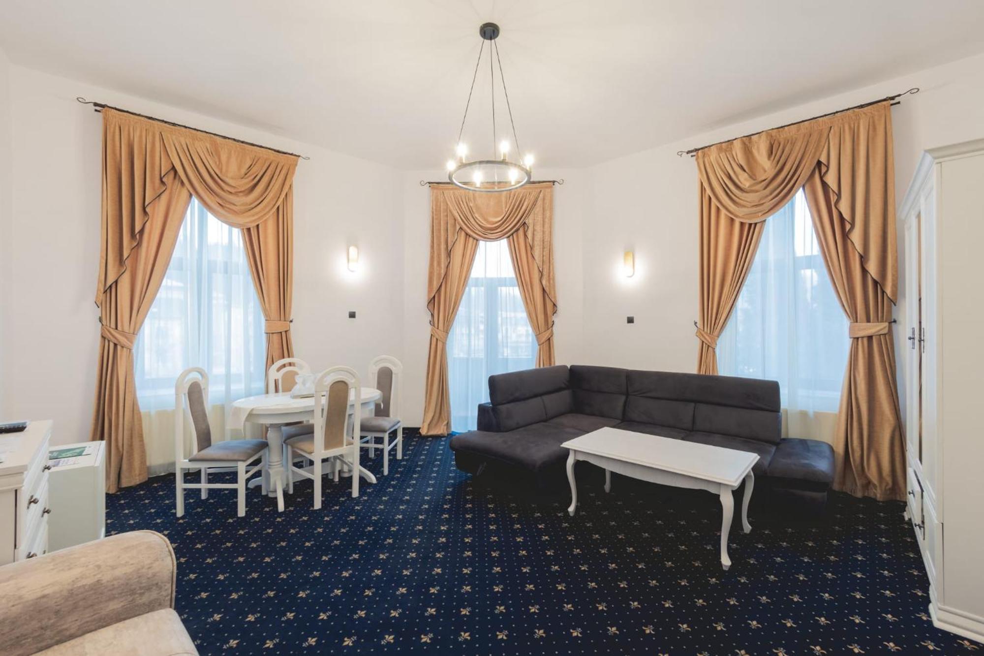 Hotel Carol - Ватра-Дорней Экстерьер фото